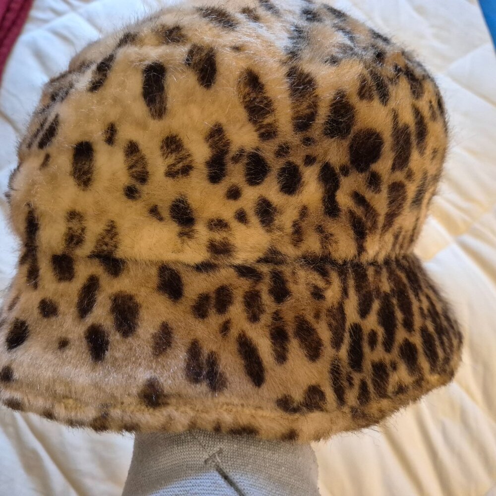 Vintage Leopard print Faux Fur Hat - Picture 2 of 9